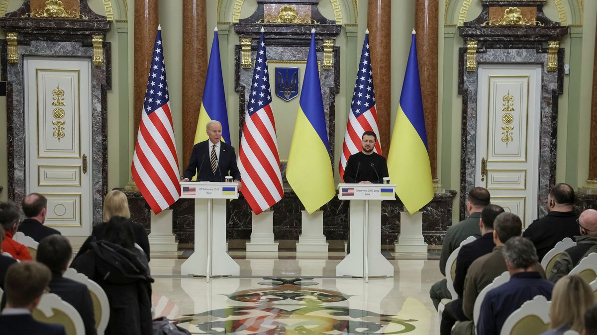 Biden v Kyjevě: Putinova dobyvačná válka selhává